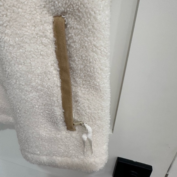 Tommy Bahama Faux Shearling Vest in Coconut L - Picture 5 of 9